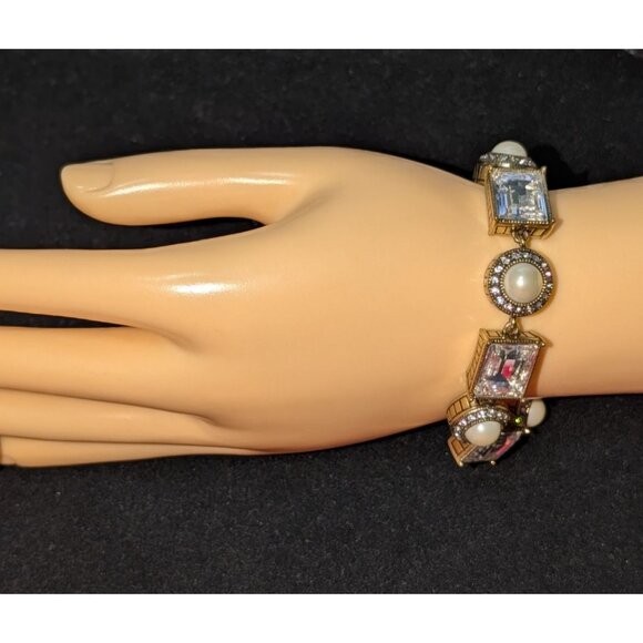Heidi Daus Crystal/Faux Pearl Statement Bracelet 8.75" Toggle Closure - Picture 11 of 11